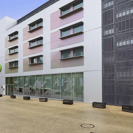 Campanile Sur Yon Centre Gare 3*