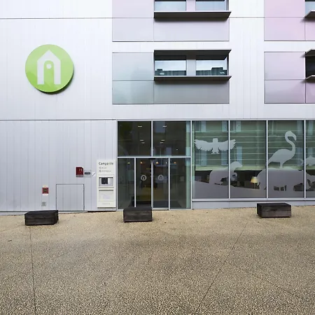 Hotel Campanile Sur Yon Centre Gare 3*