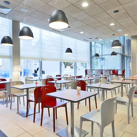 Campanile Prime - Sur Yon Centre Gare 호텔