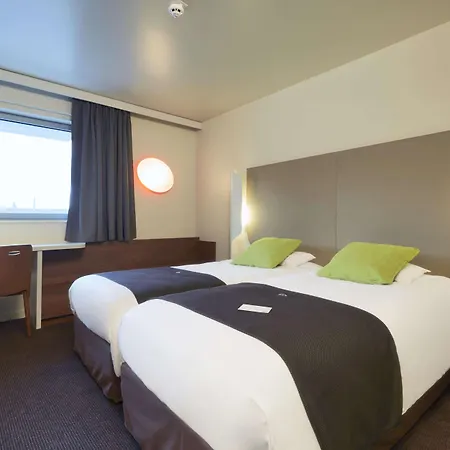 Hotel Campanile Sur Yon Centre Gare 3*