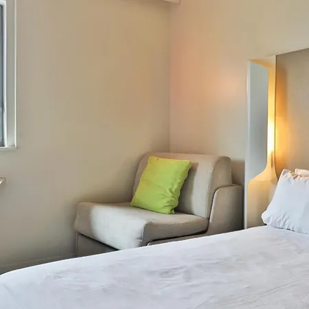 Campanile Prime - Sur Yon Centre Gare 3*