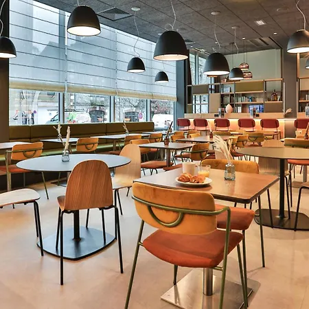 Campanile Prime - Sur Yon Centre Gare 永河畔拉罗什