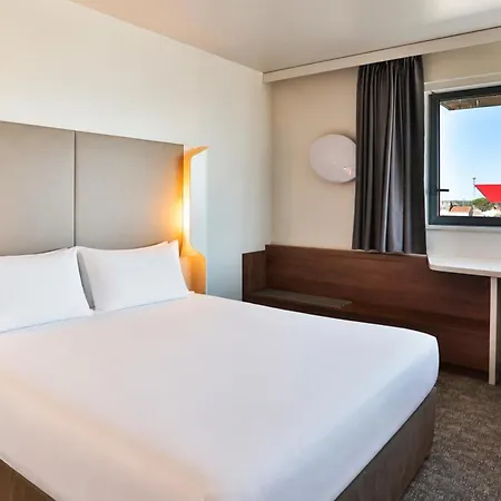 Campanile Prime - Sur Yon Centre Gare 3*