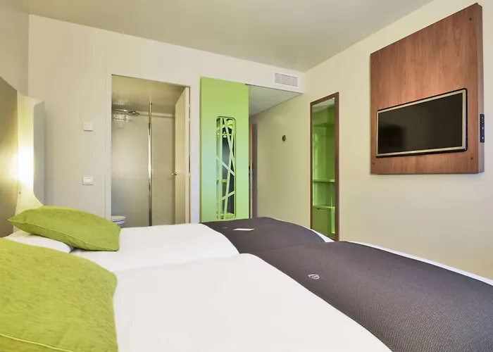 Campanile Prime - Sur Yon Centre Gare Hotel 3*