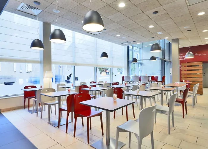 Campanile Prime - Sur Yon Centre Gare Hotel