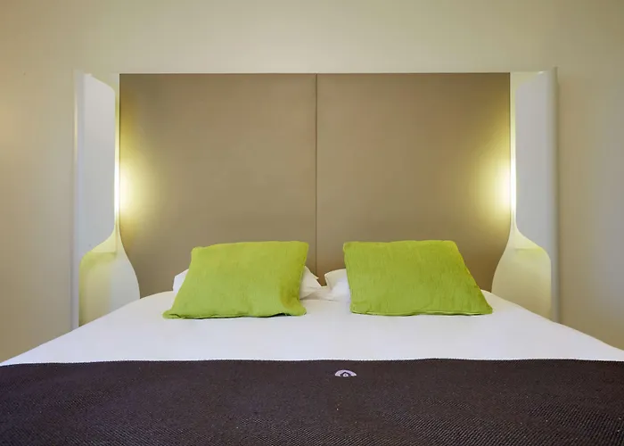 Campanile Prime - Sur Yon Centre Gare 3*