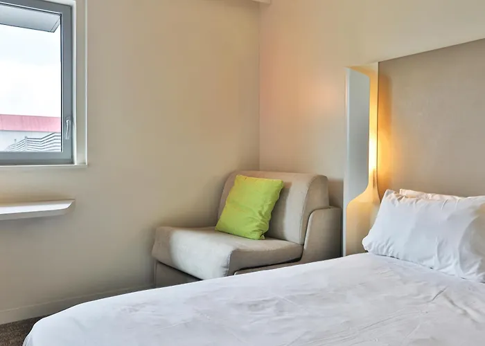 Campanile Prime - Sur Yon Centre Gare 3*