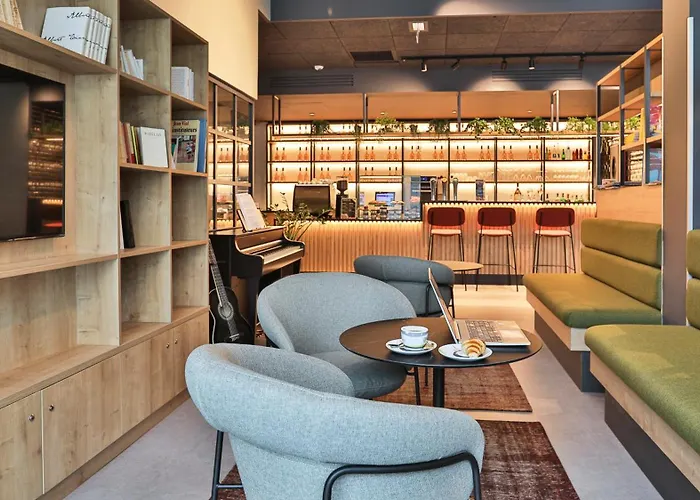 Campanile Prime - Sur Yon Centre Gare Hotel 3*