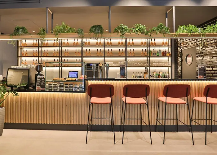 Campanile Prime - Sur Yon Centre Gare Hotel 3*