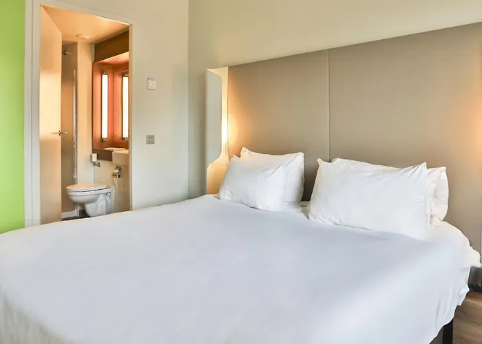 Campanile Prime - Sur Yon Centre Gare Hotel 3*