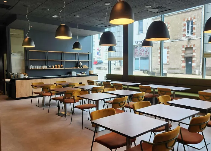 Campanile Prime - Sur Yon Centre Gare Hotel